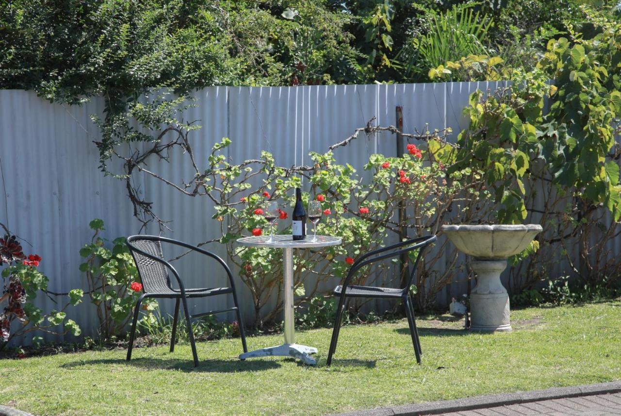 Bks Palm Court Motor Lodge Gisborne Exterior photo